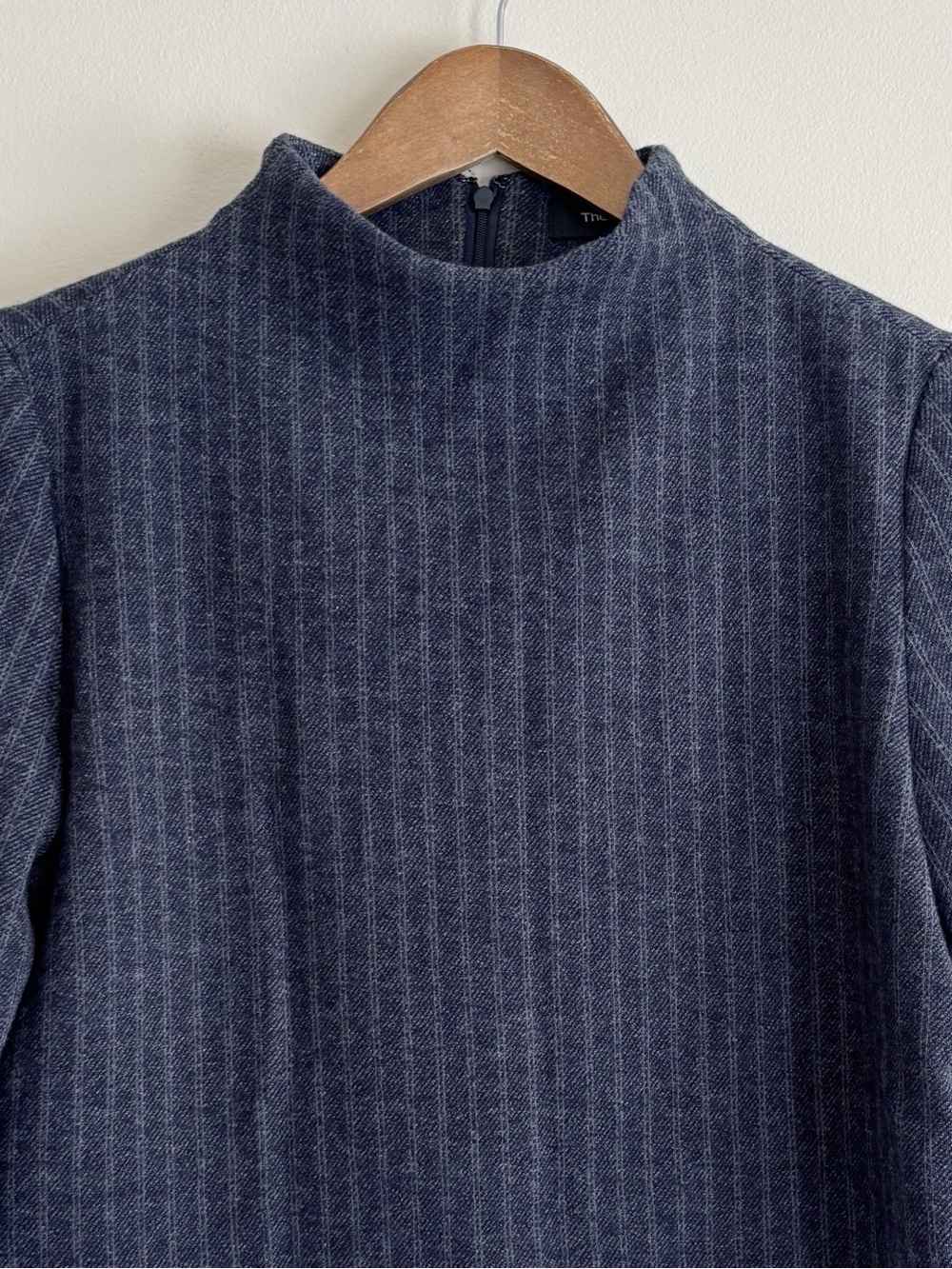 Theory Navy Wool Blend Knit Sweater Shirt Orlene Stripe Medium - Picture 3 of 8